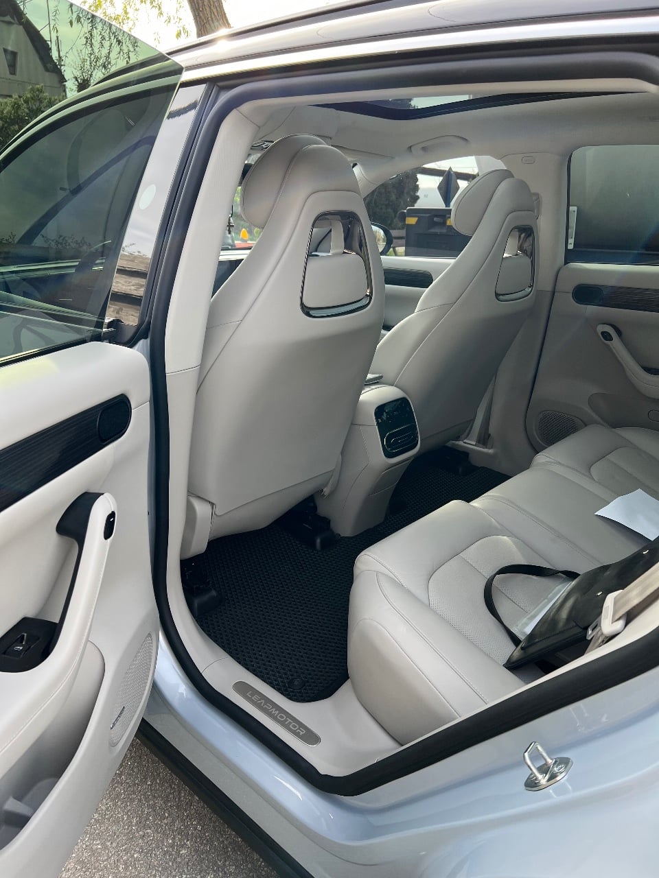 Leapmotor C11 - фото 6