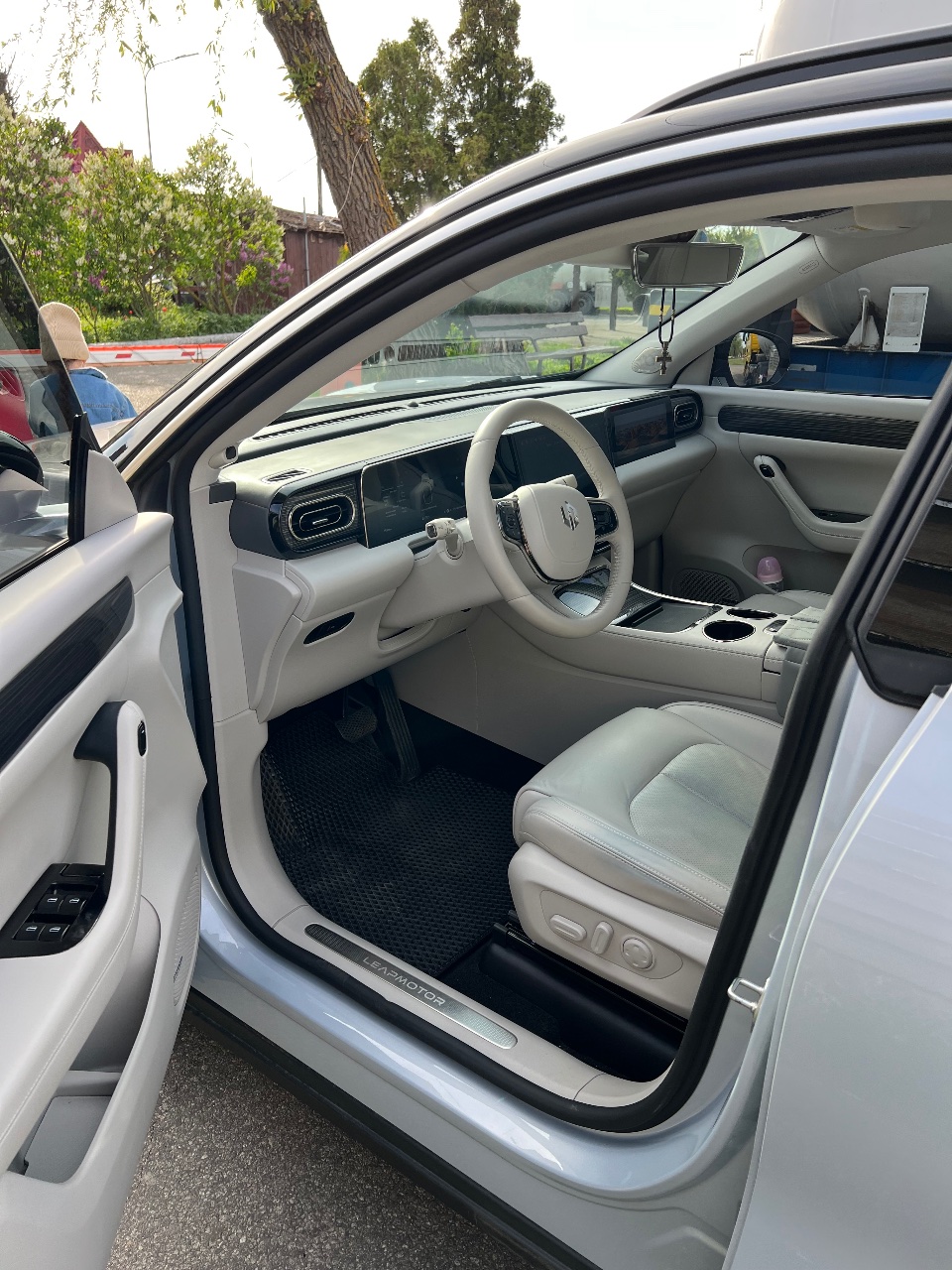 Leapmotor C11 - фото 2