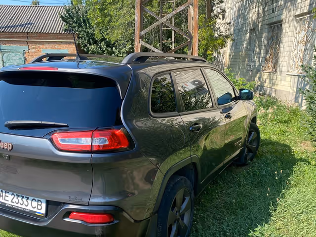 Jeep Cherokee - зображення 4