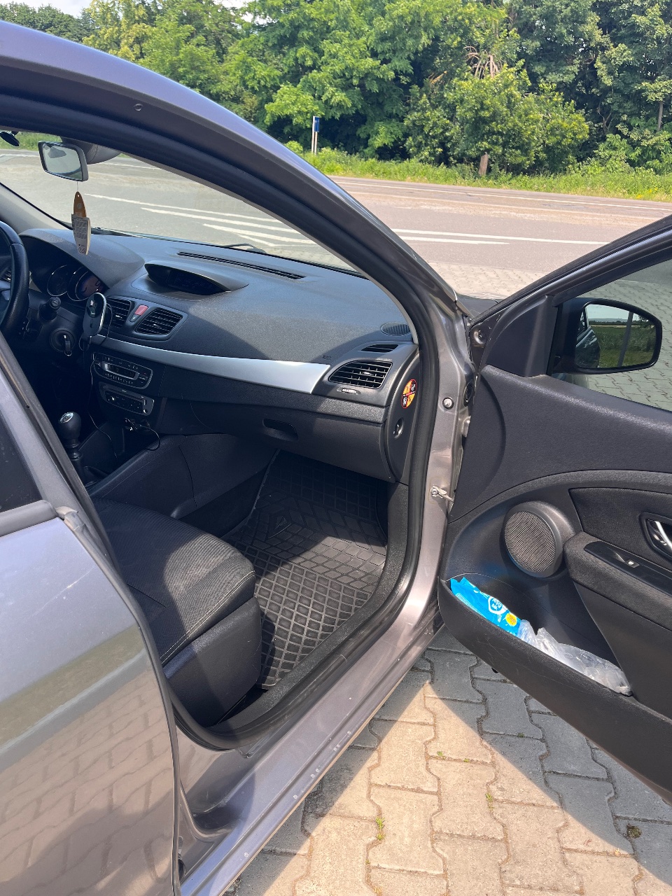 Renault Fluence - фото 3