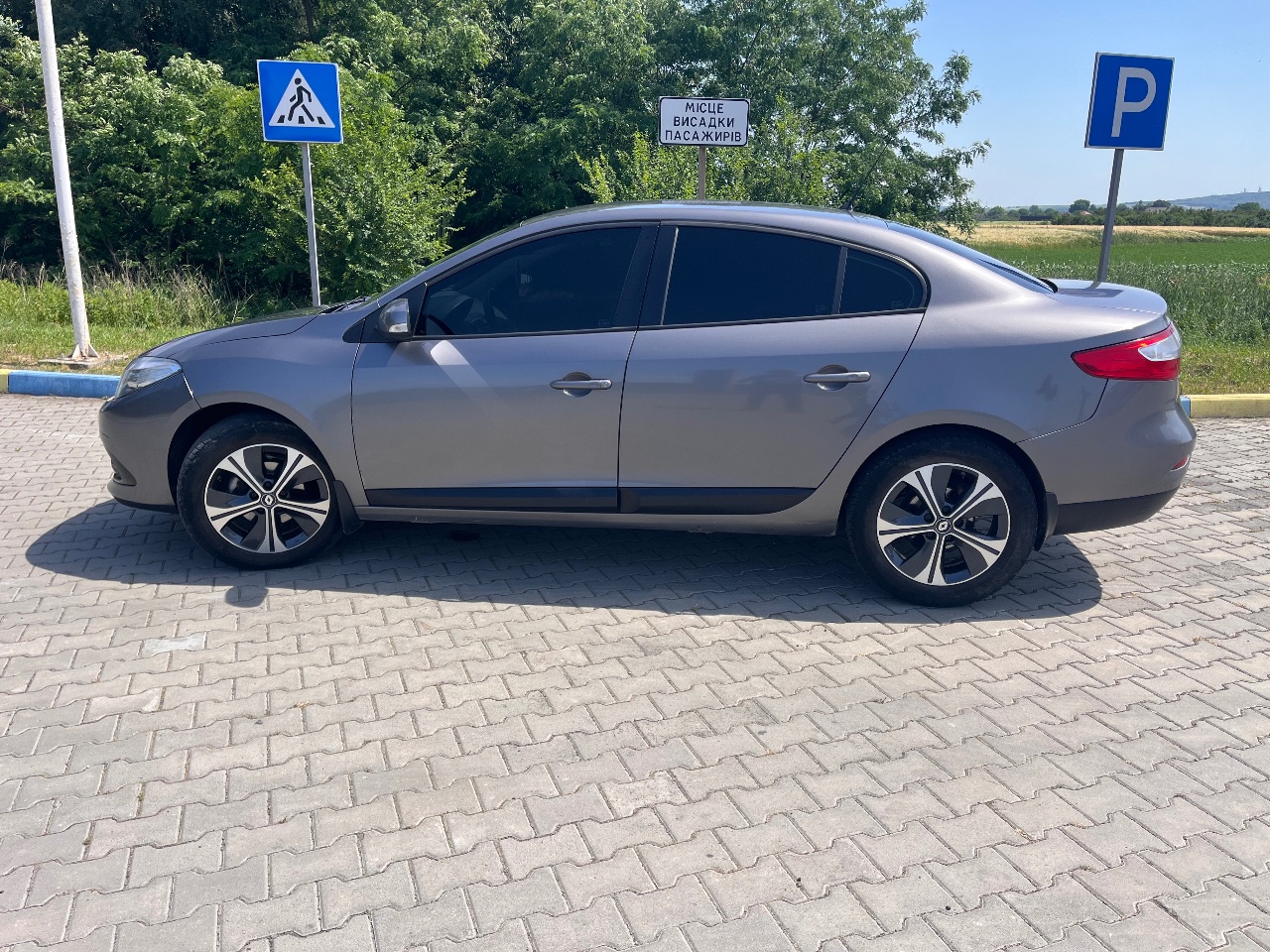 Renault Fluence - фото 9