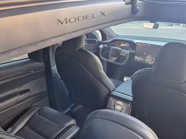 Tesla Model X - зображення 5