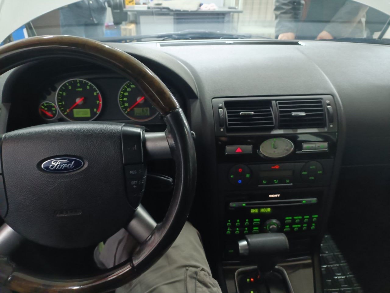 Ford Mondeo - фото 12