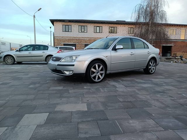 Ford Mondeo - фото 1