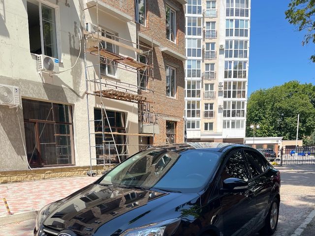 Ford Focus - фото 1