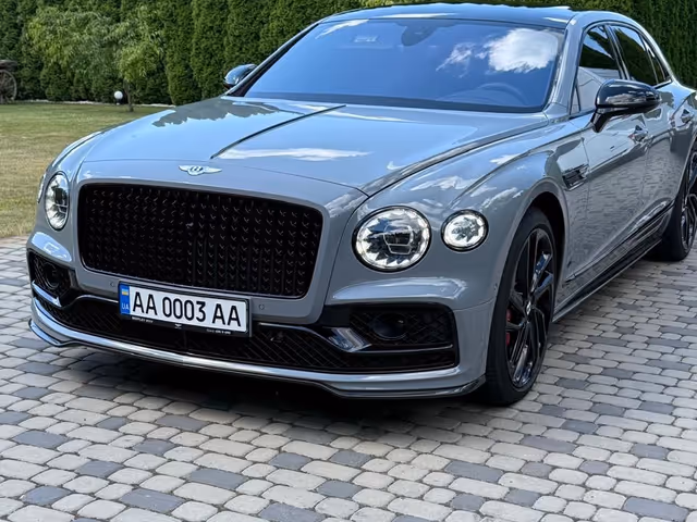 Bentley Flying Spur - зображення 1