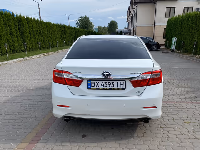 Toyota Camry - зображення 1