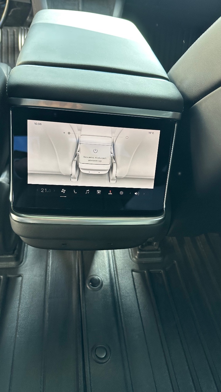 Tesla Model S - фото 16