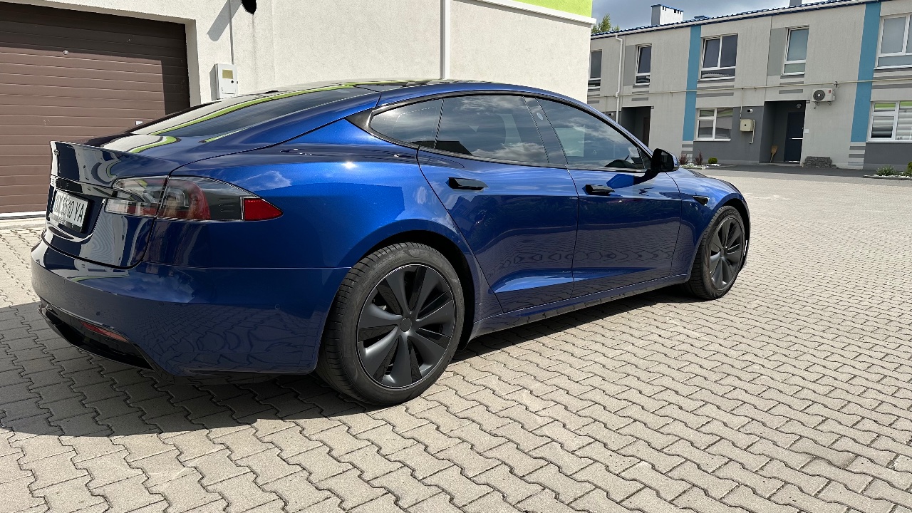 Tesla Model S - фото 2