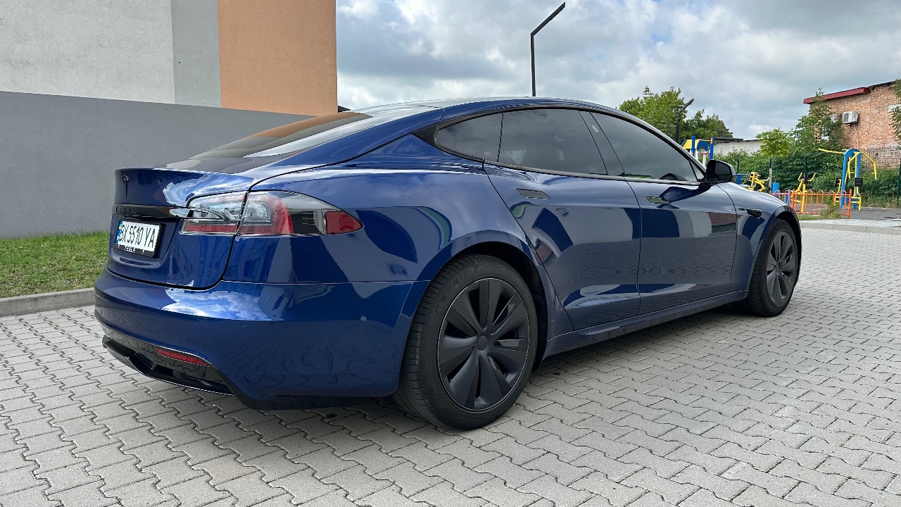 Tesla Model S - фото 4