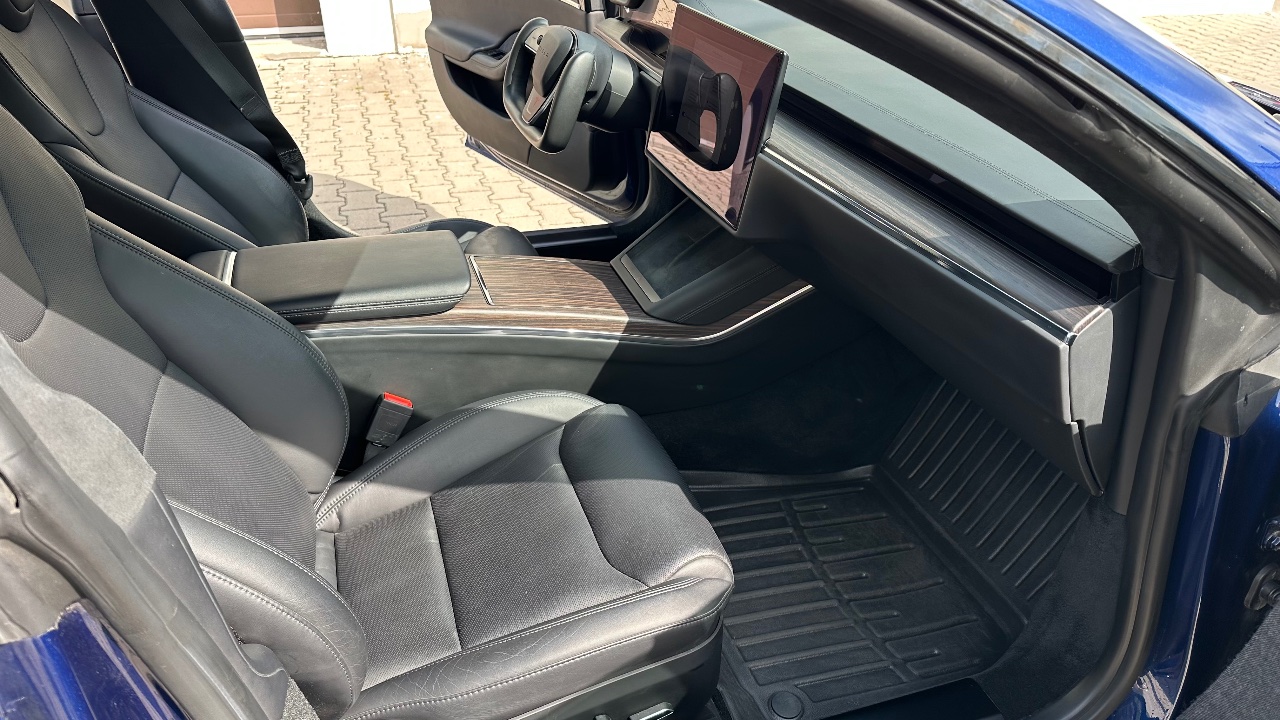 Tesla Model S - фото 10