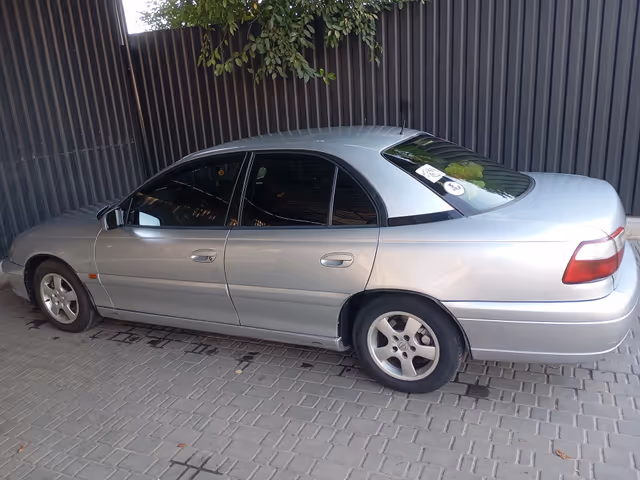 Opel Omega - зображення 4
