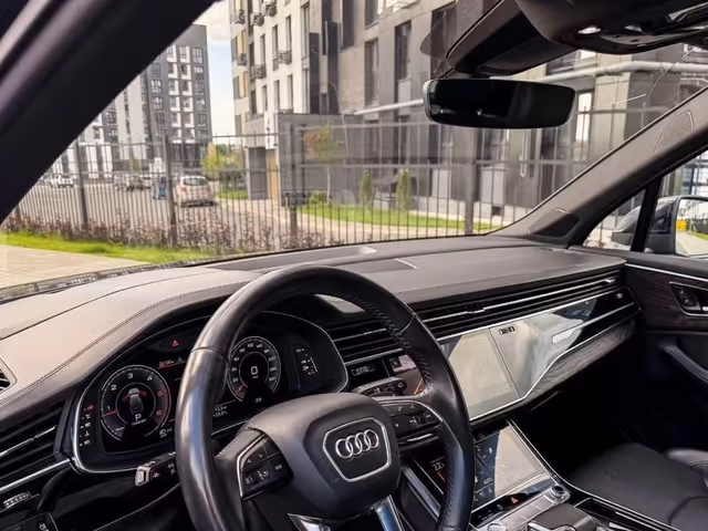 Audi Q7 - зображення 4