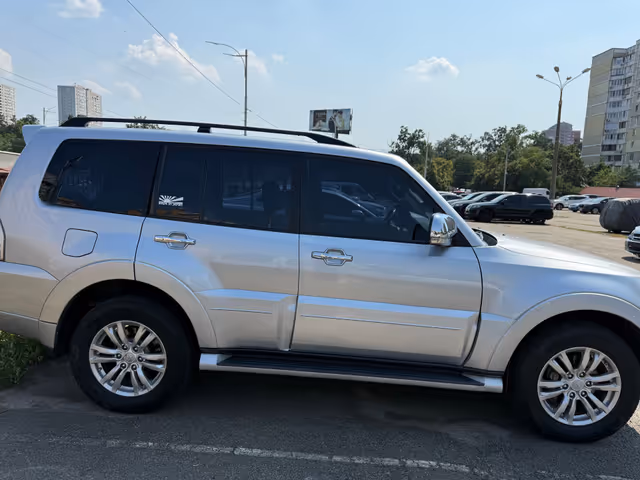 Mitsubishi Pajero - зображення 5