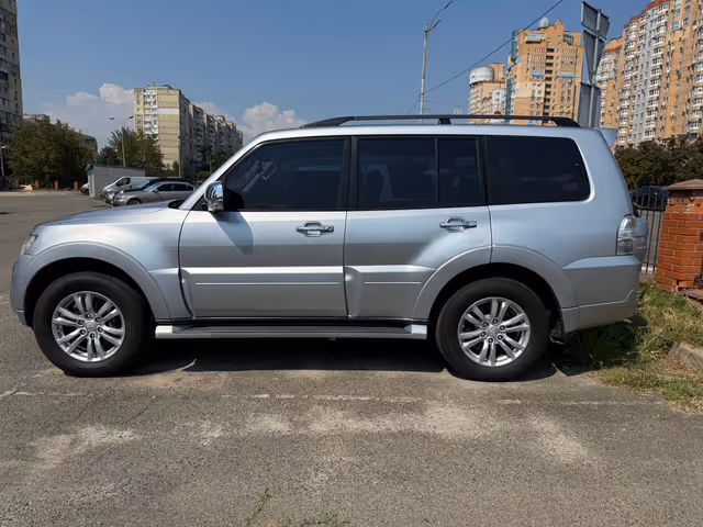 Mitsubishi Pajero - зображення 2