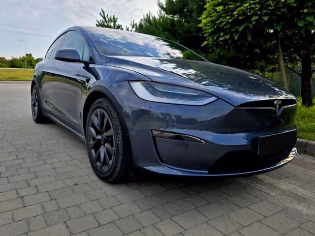 Tesla Model X - зображення 1