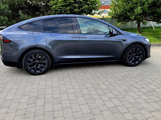 Tesla Model X - зображення 3