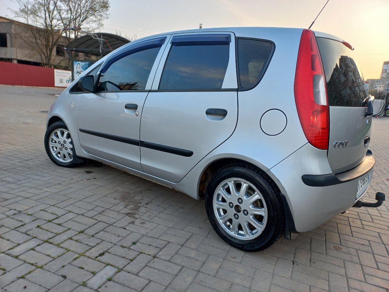 Mitsubishi Colt - фото 5