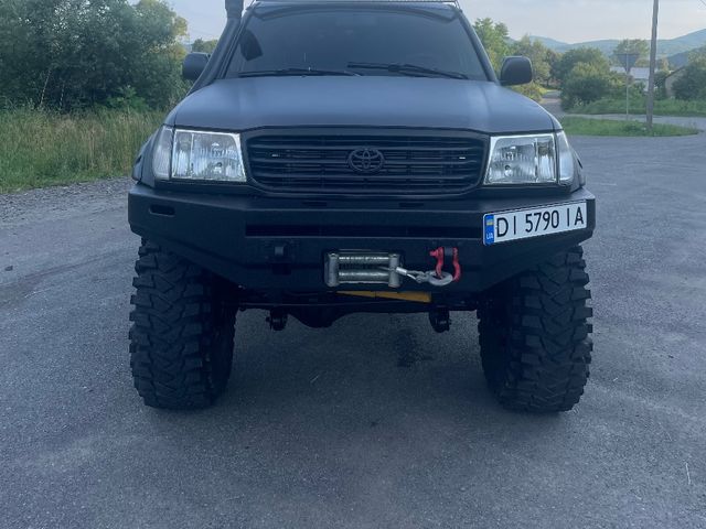 Toyota Land Cruiser 2001, Ужгород, $32 500 - зображення 1