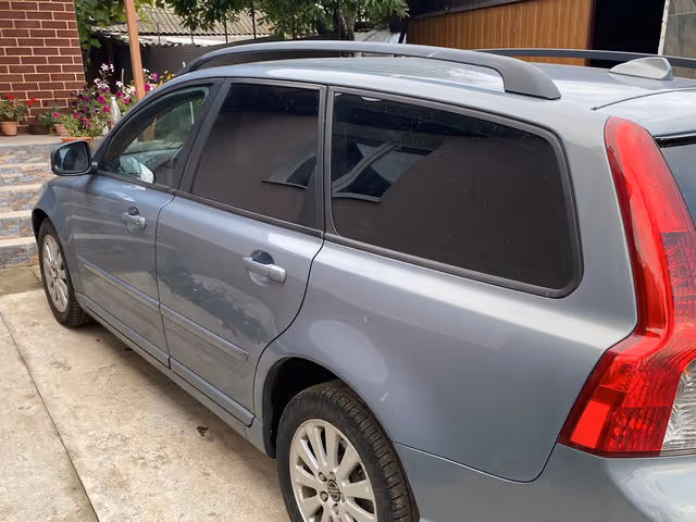 Volvo V50 - зображення 2