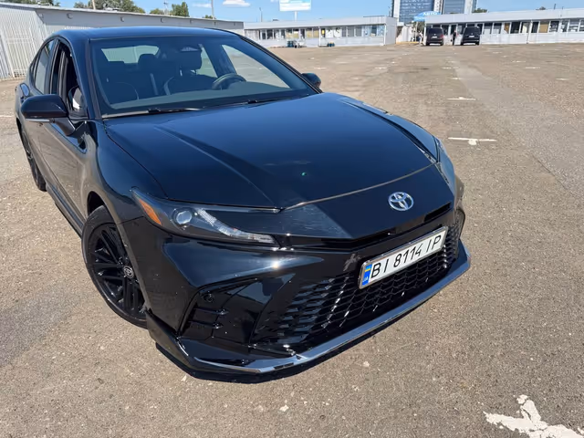 Toyota Camry - зображення 1