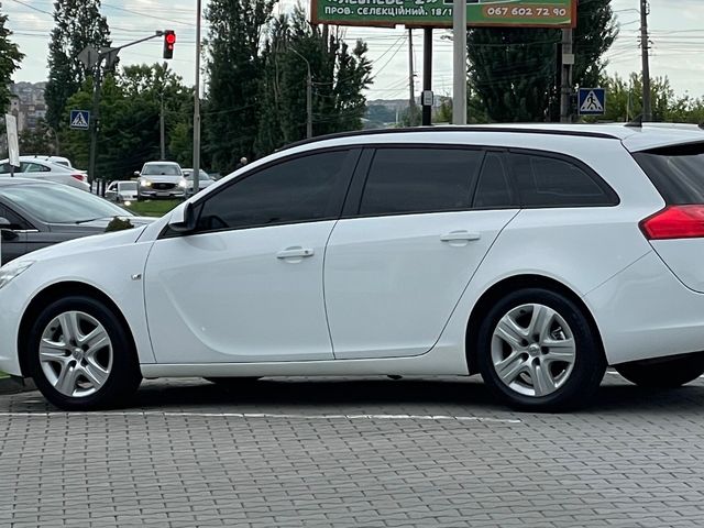 Opel Insignia - фото 1