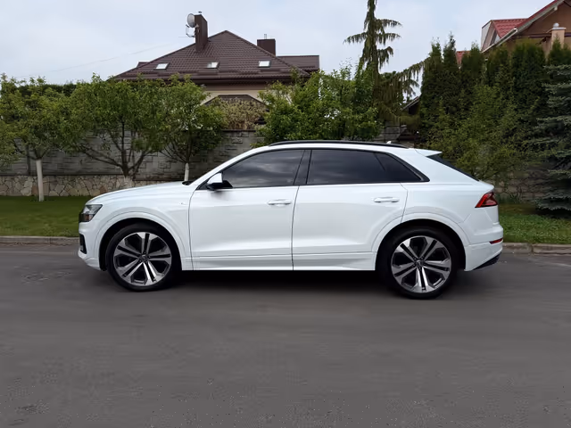 Audi Q8 - зображення 1