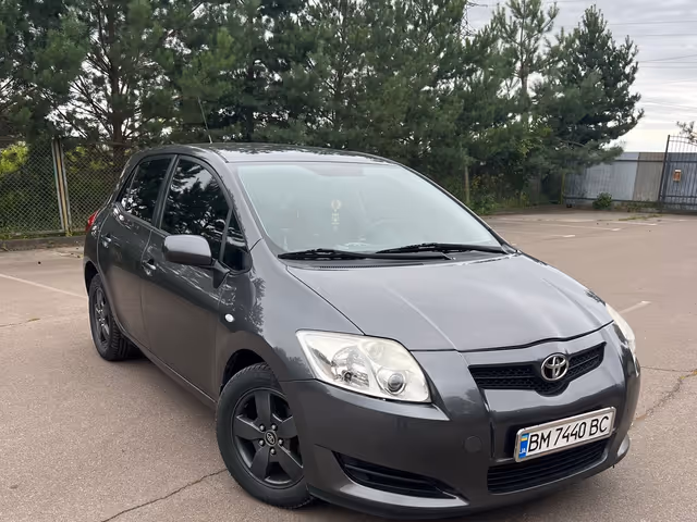 Toyota Auris - зображення 2
