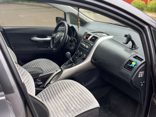 Toyota Auris - зображення 5