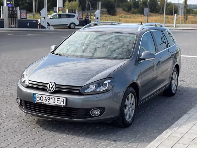 Volkswagen Golf - зображення 1