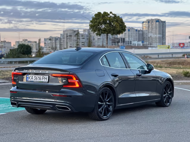 Volvo S60 - зображення 5