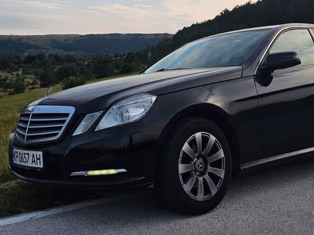 Mercedes-Benz E-Класс - зображення 4