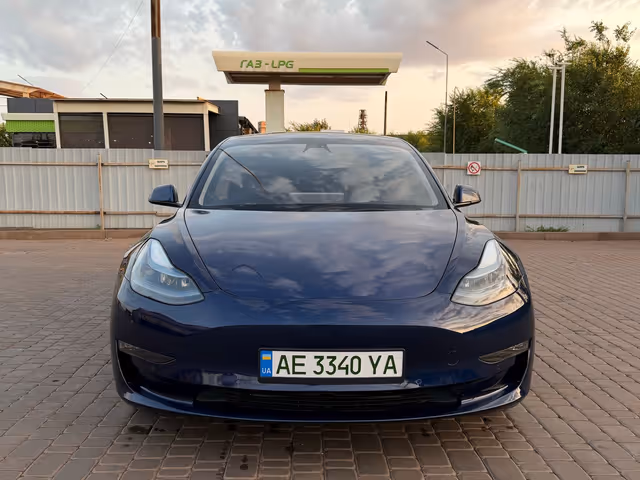 Tesla Model 3 - зображення 3
