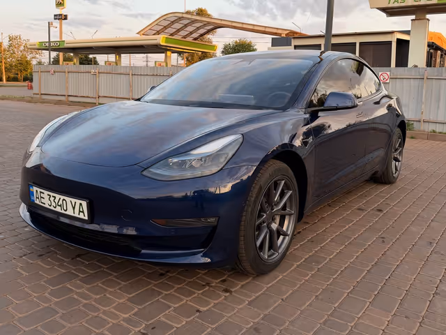 Tesla Model 3 - зображення 4