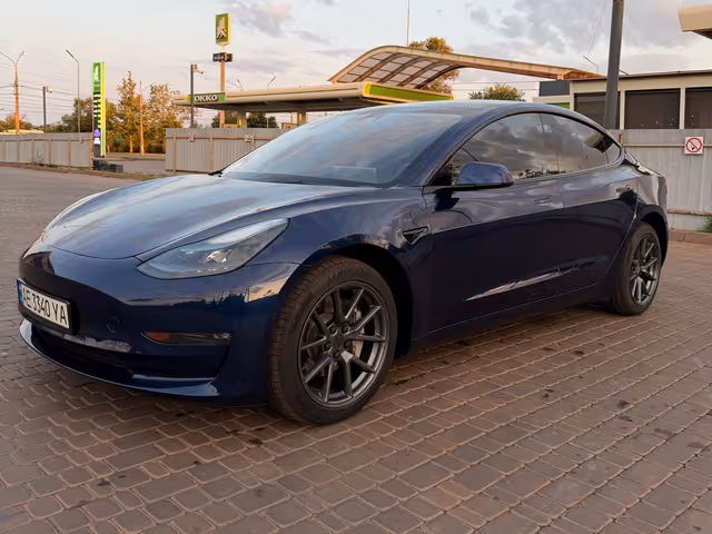 Tesla Model 3 - зображення 5