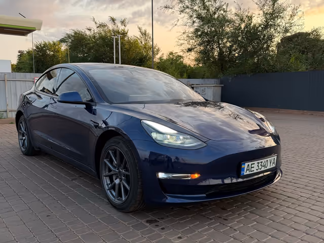 Tesla Model 3 - зображення 2
