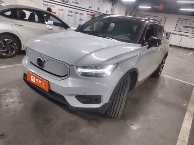 Volvo XC40 - зображення 2