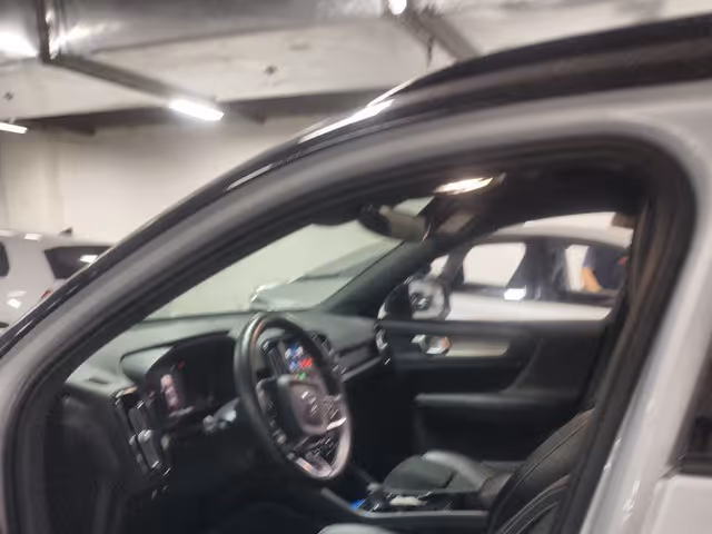 Volvo XC40 - зображення 5