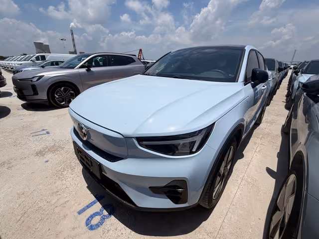 Volvo XC40 - зображення 3