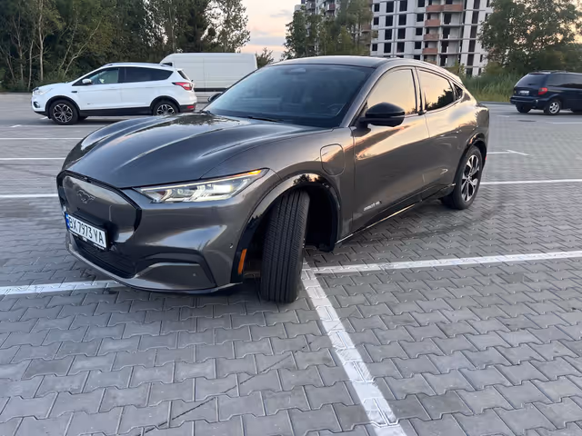 Ford Mustang Mach-E - зображення 2