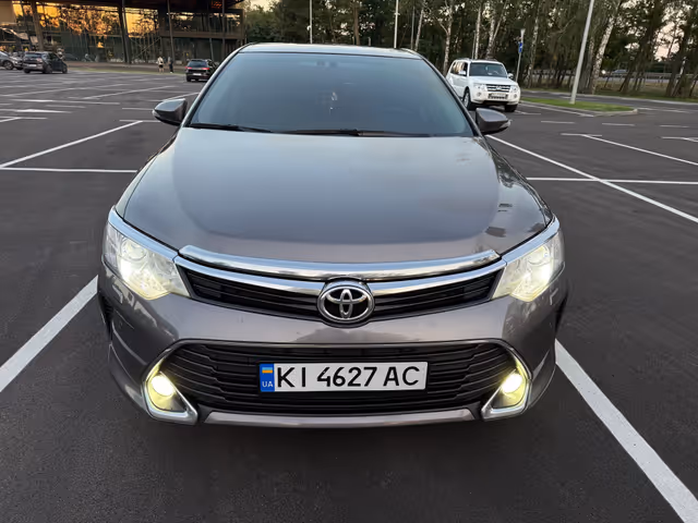 Toyota Camry - зображення 1