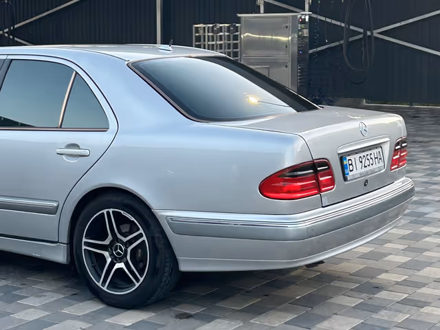 Mercedes-Benz E-Класс - зображення 5