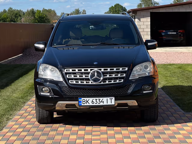 Mercedes-Benz M-Класс - зображення 1