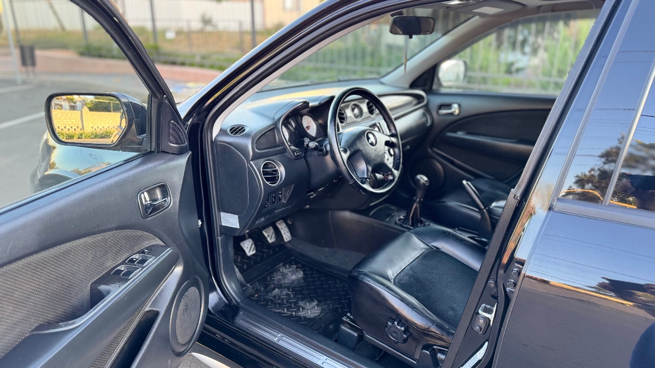 Mitsubishi Outlander - фото 9