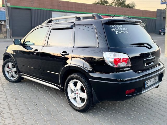 Mitsubishi Outlander - фото 2