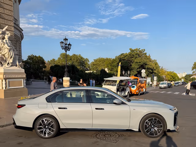 BMW 7 серії - зображення 4