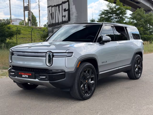 Rivian R1S - зображення 1