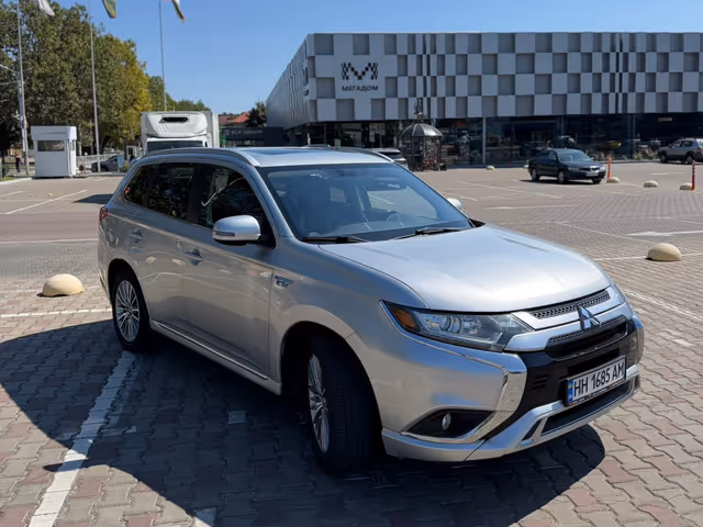 Mitsubishi Outlander - зображення 4