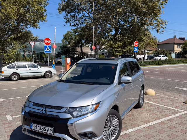 Mitsubishi Outlander - зображення 3