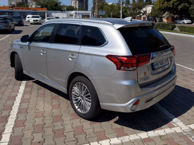 Mitsubishi Outlander - зображення 5